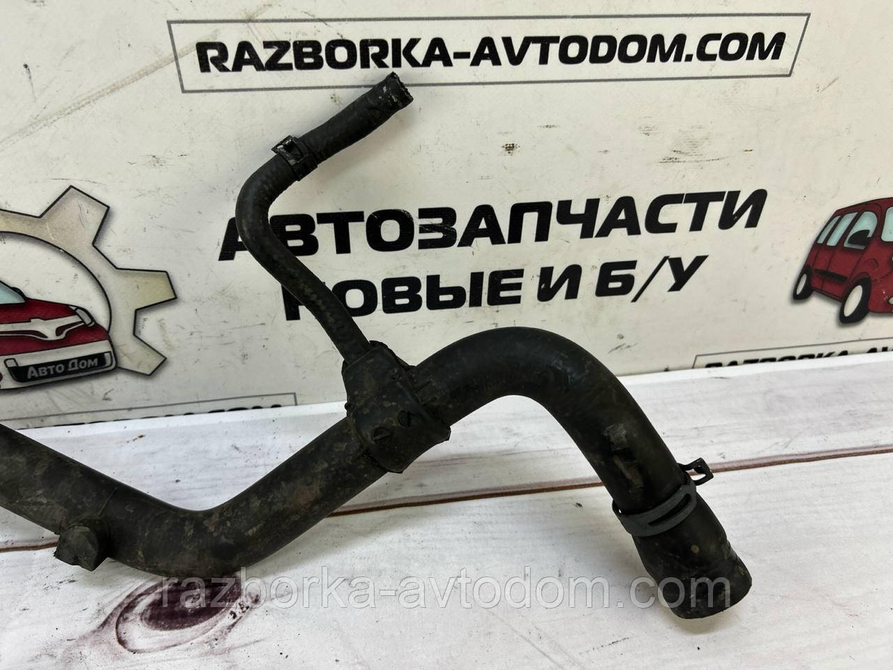 Патрубок охолодження 1.9TDI від радіатора верхній VW PASSAT B5 (96-05) OE: 4B0121101E
