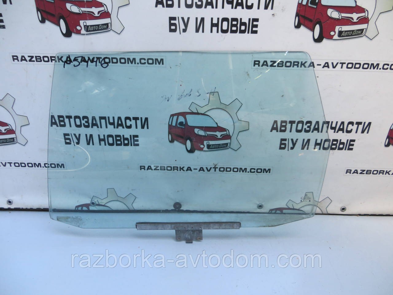 Скло заднього лівого дверей (універсал) VW Passat B3, B4 (1988-1997) ОЕ: 333 845 205