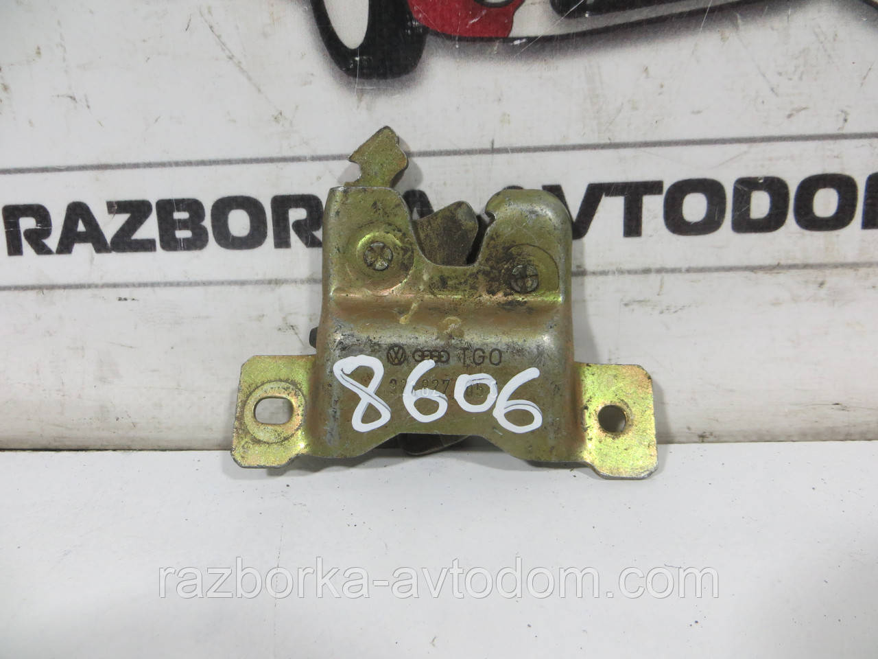Замок кришки багажника VW Jetta 1, Golf 1 (1974-1984) ОЕ: 321827505C