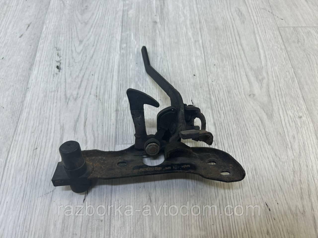 Замок капота (гак) Skoda Superb 1 (02-08) OE:3u0823480h