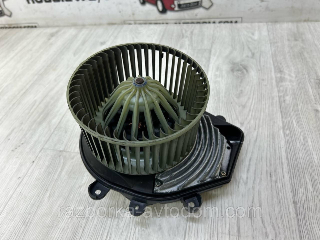 Вентилятор/Меторчик печінки (під клімат) SKODA Superb 1 (02-08), VW Passat B5, Audi A4 OE:740221233f, 8d1820021