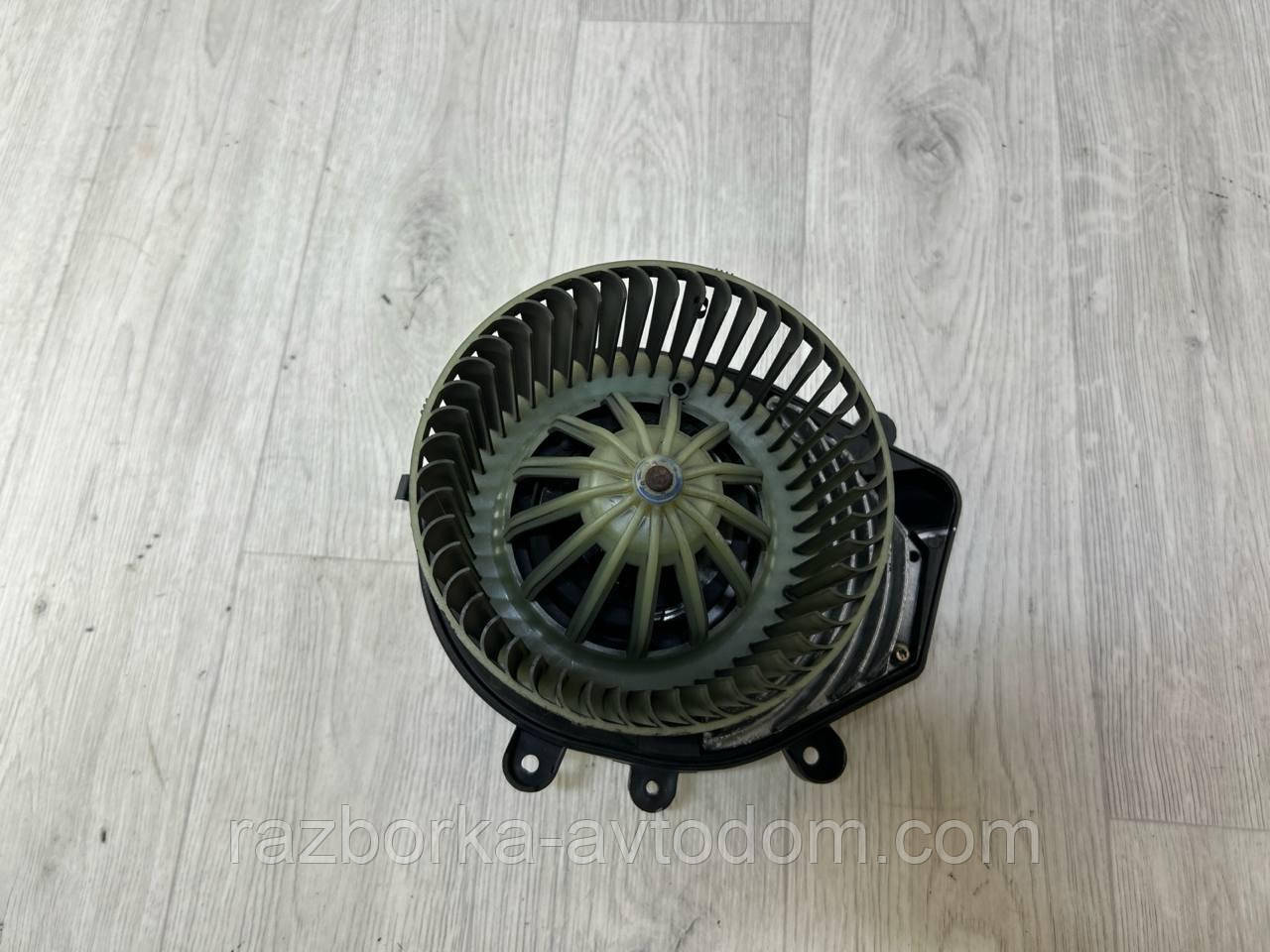 Вентилятор/Меторчик печінки (під клімат) SKODA Superb 1 (02-08), VW Passat B5, Audi A4 OE:740221233f, 8d1820021