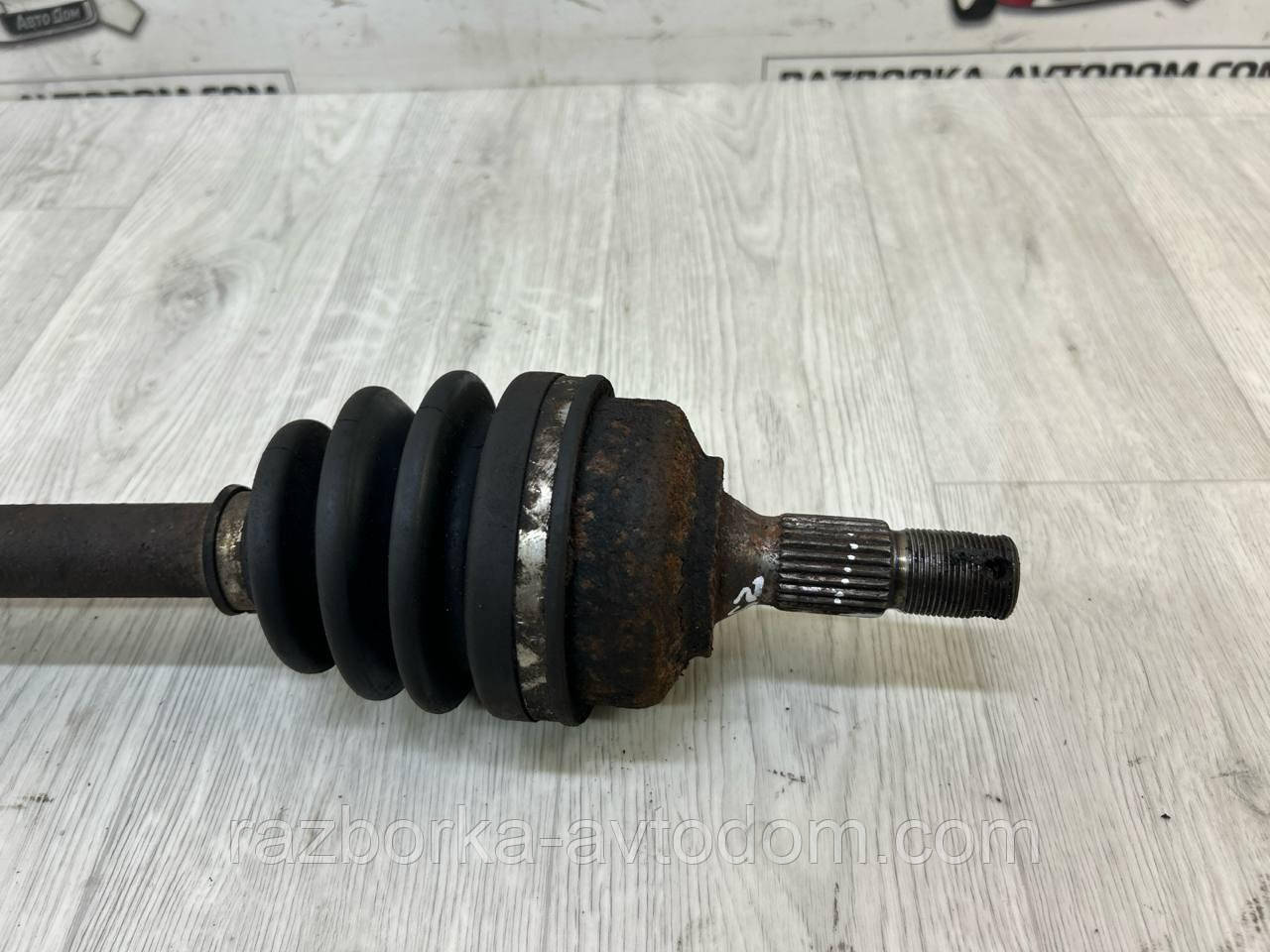 Напівось передня права (привод) (25/24) 1.9D, 2.0HDI, 1.6i, 1.4i Citroen Berlingo (96-08) OE:3273.9Z