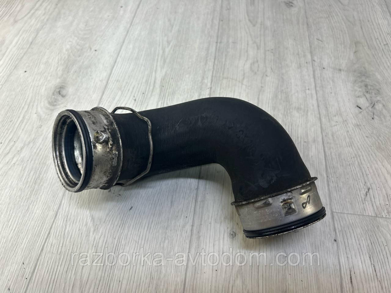 Патрубок інтеркулера Mercedes C-class 2.2cdi (W203) 2000-2007 OE:A2035282882