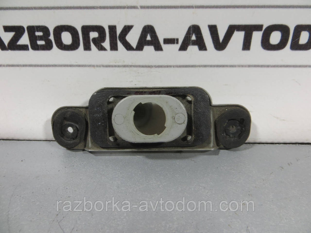 Ліхтар підсвічування номера Hyundai H1, H200, Starex (1997-2007) ОЕ: 925014A510