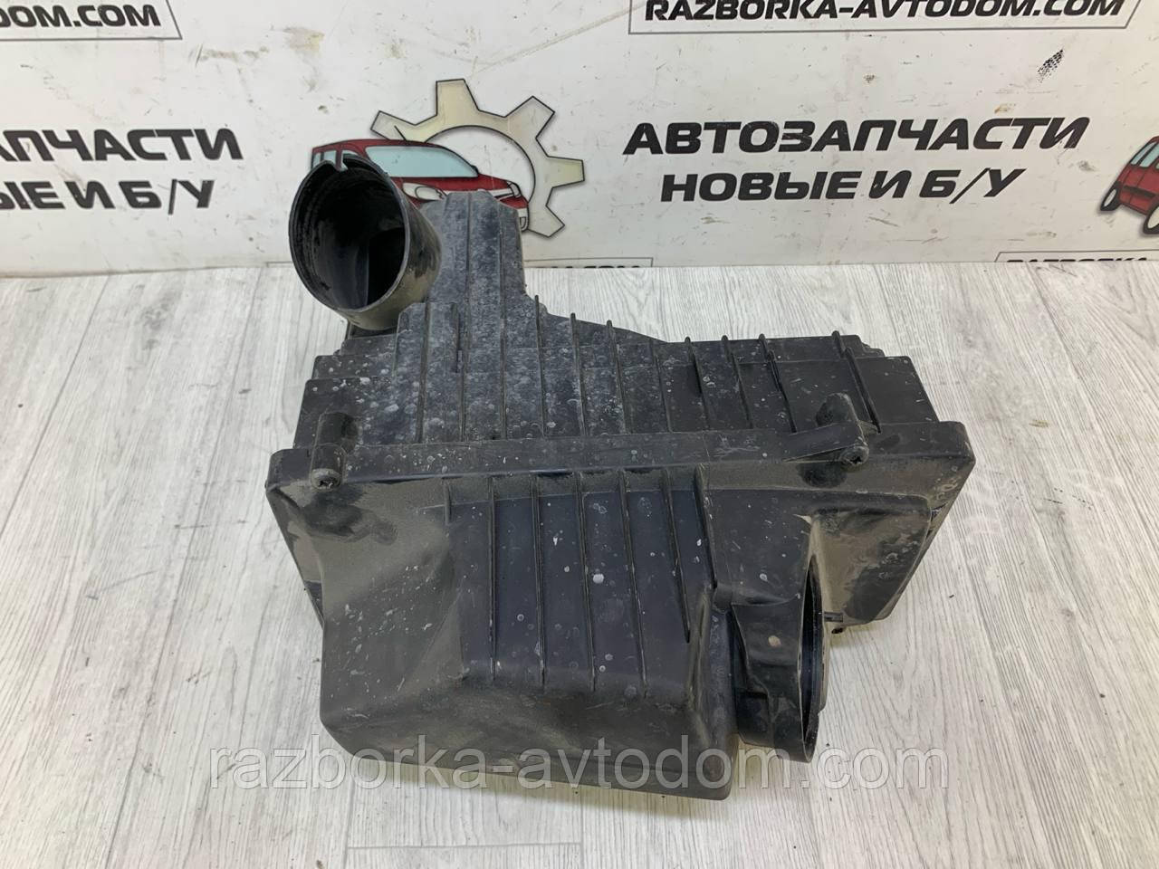 Корпус повітряного фільтра Peugeot 407 (04-11) 2,0HDI OE: 9644910780