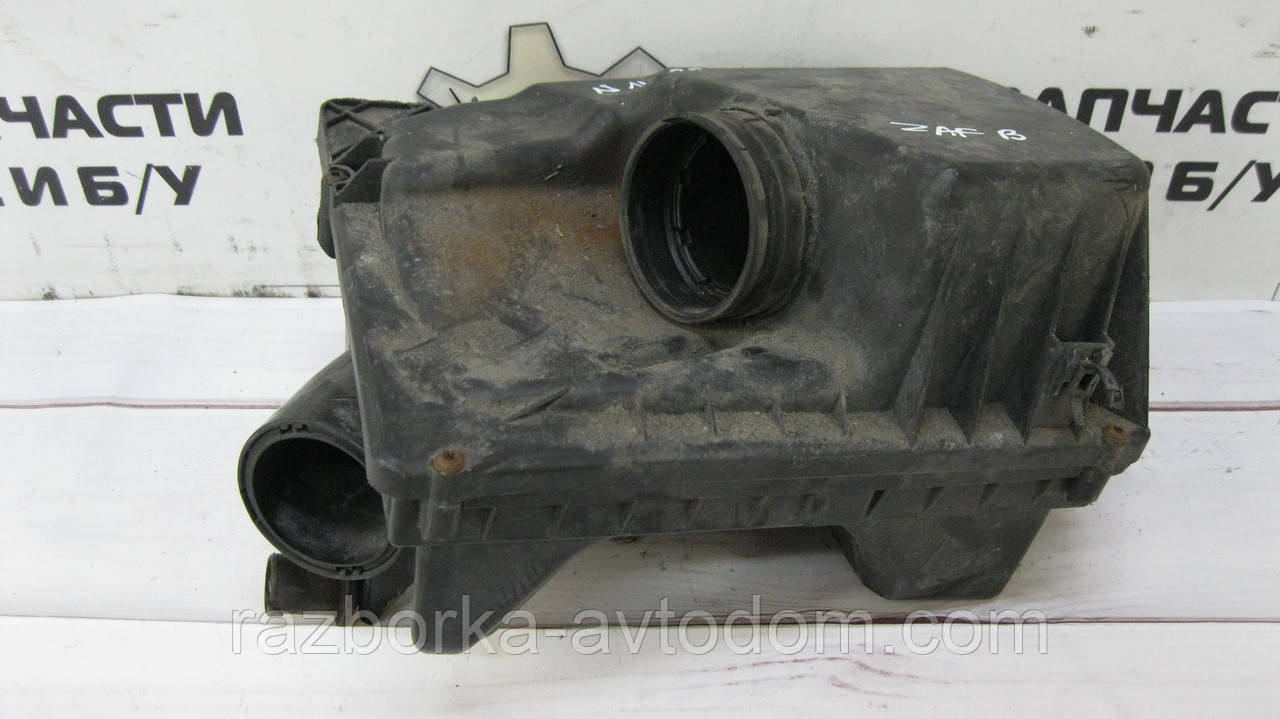 Корпус повітряного фільтра Opel Zafira B (2005-2010) Astra H OE:55557126, 13271079