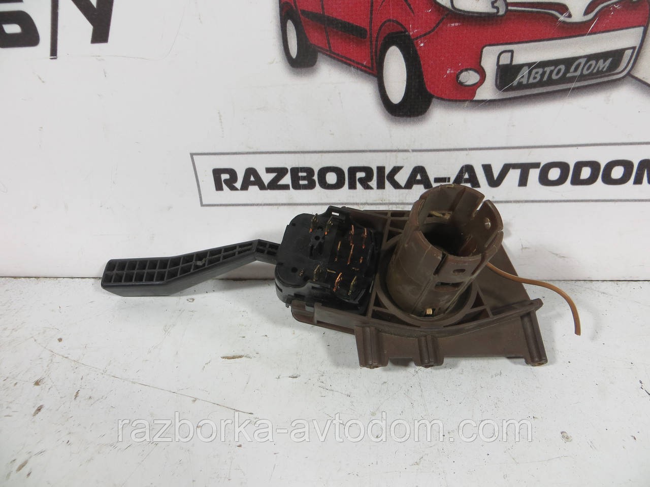 Підрулевий перемикач правий Opel Corsa A 82-92 OEM 90306520