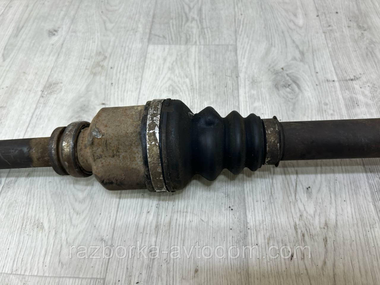 Напівось передня права (привод) (24/25) 1.9D, 1.6i, 2.0HDI Citroen Berlingo (96-08), Peugeot Partner OE:9624445180