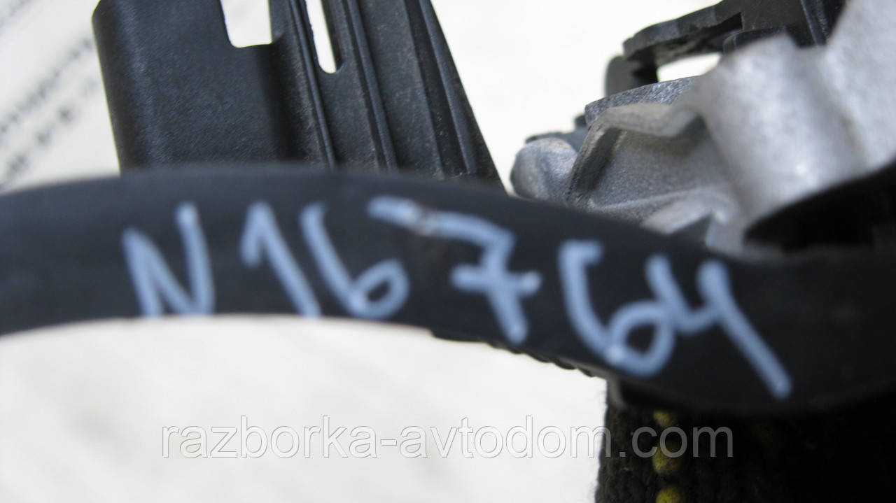 Кронштейн ручки дверей задньої лівої Opel Zafira B (2005-2010) OE:24463749