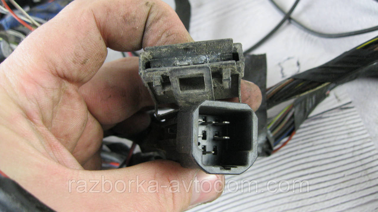 Проводка задньої частини кузова (салона) Opel Combo (01-12) OE:13131867