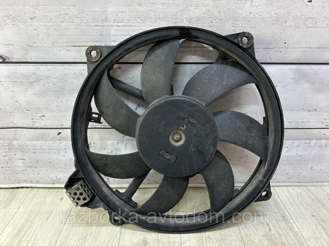Вентилятор охолодження радіатора Renault Scenic 3 (09-), Megane 3 (09-) Fluence OE:214810898R