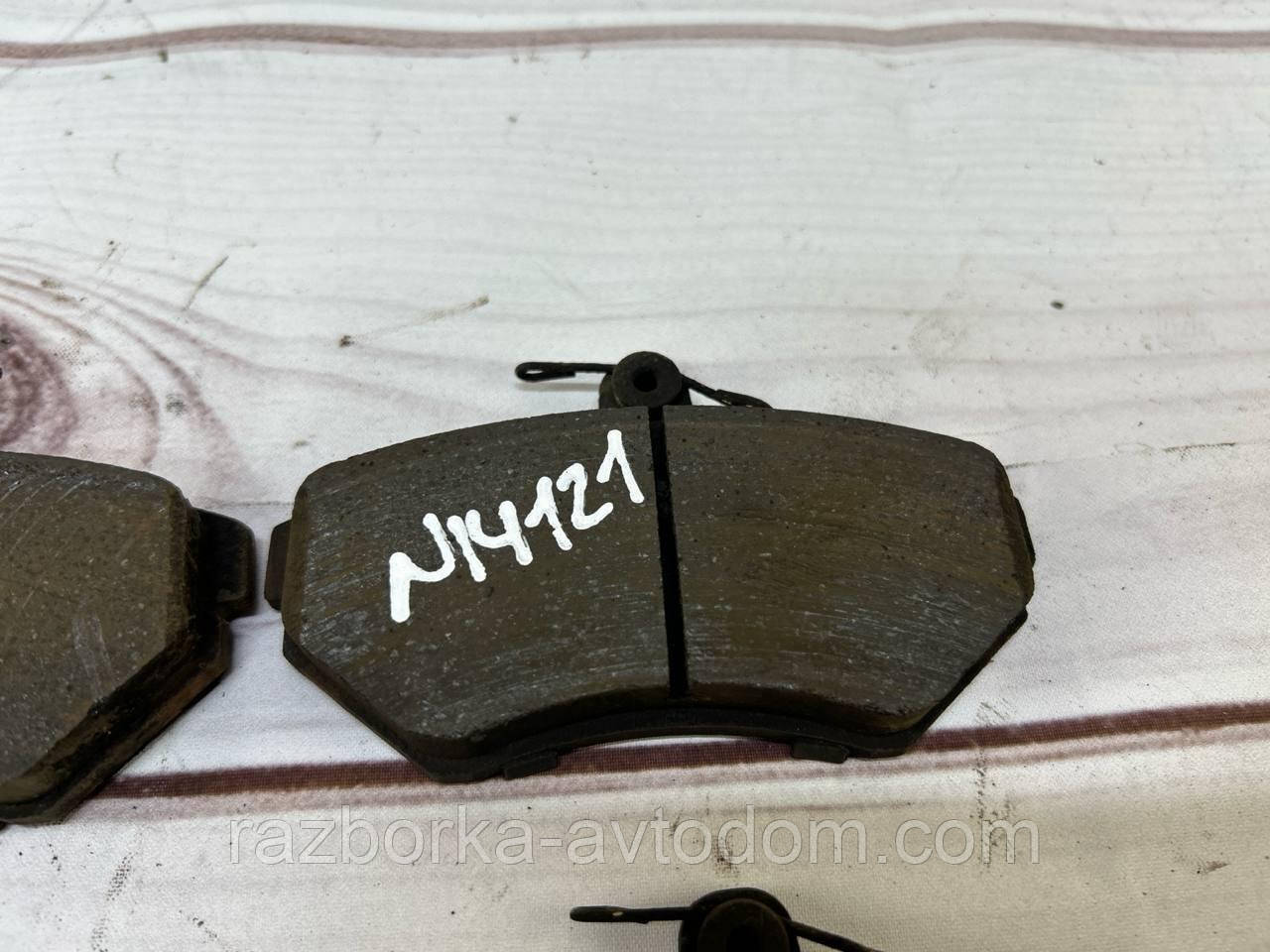 Колодки передні (комплект) VW Passat (97-00) Б.У OE:8E0698151N