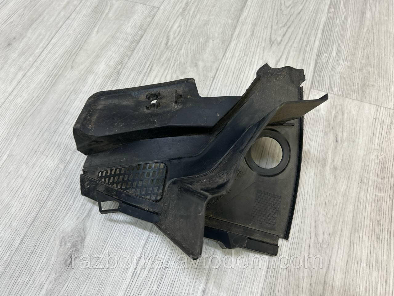Накладка під лобове, жабо ліве Opel Zafira B (05-10) OE:13167227