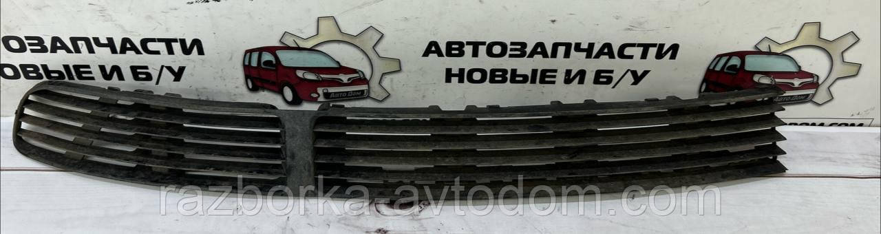 Решітка бампера переднього ліва VW Passat B5 (96-05) OE:3B0853677B