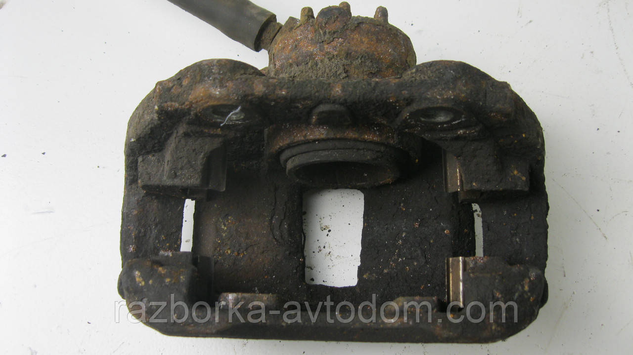 Суппорт передній правий Citroen C4 (2004-2010) OE:4400 N3