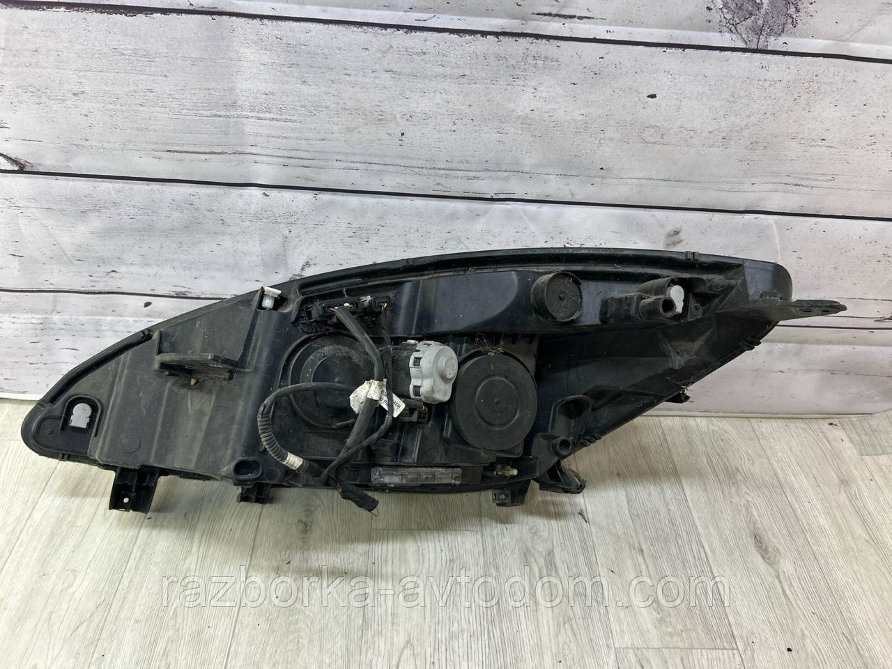 Фара права (ксенон) Б/У оригінал RENAULT SCENIC 3 (13-16) OE:260108323R