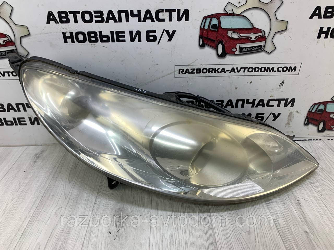 Фара права Peugeot 407 (04-11) OE: 0301213202 Дефект: кріплення