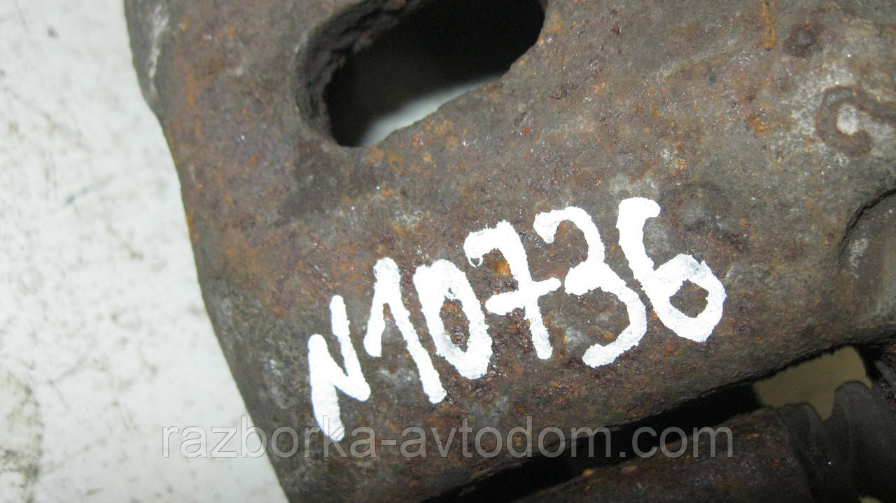 Суппорт передній правий Mazda 323 BD (1980-1985) OE:B00133980B