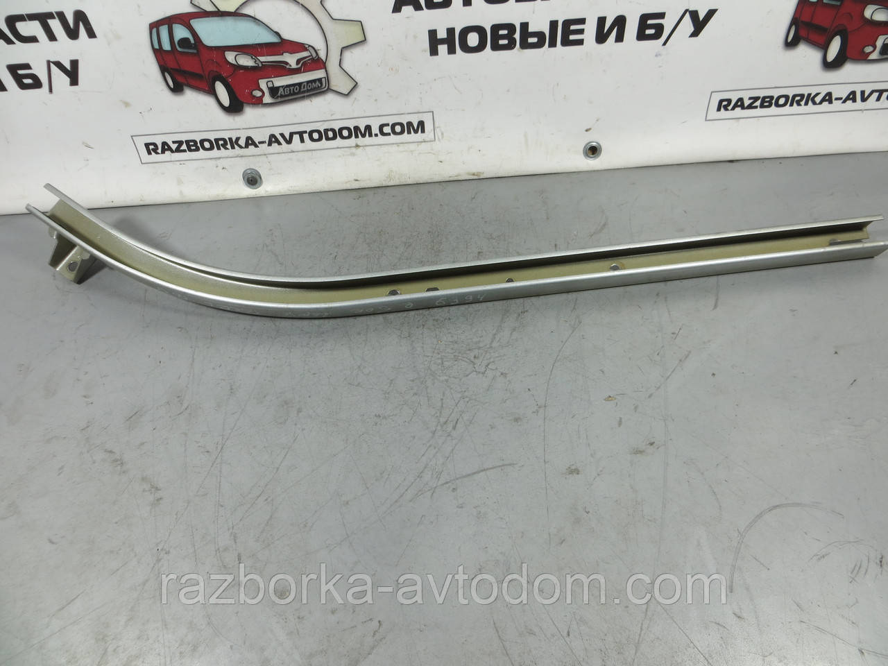 Напрямні зсувні двері права верхня CITROEN BERLINGO (2008-2018) ОЕ: 9680486080
