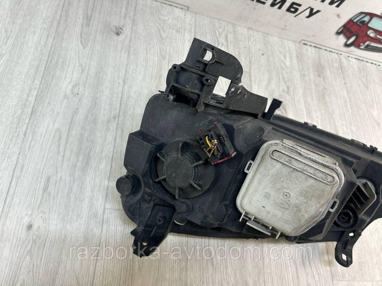 Фара права Opel Corsa C (00-06) OE:13100536