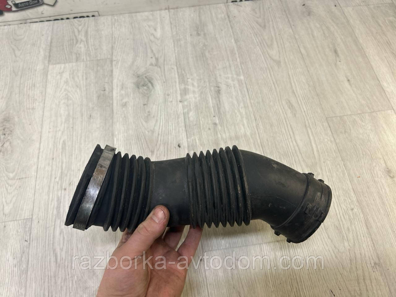 Патрубок повітряного фільтра Ford Mondeo 2.0 TDCI 2007-2014 OE:N07011B150B