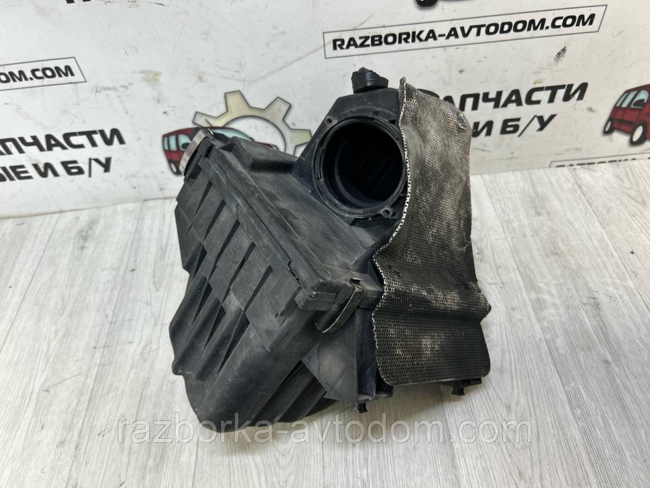 Корпус повітряного фільтра Skoda SuperB (02-08) OE: 3B0129607AN, 3b0129614 фото 2