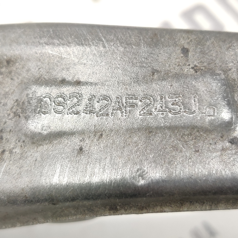 Цапфа передня права Audi A4 B8 (07-15) 2.0 дизель