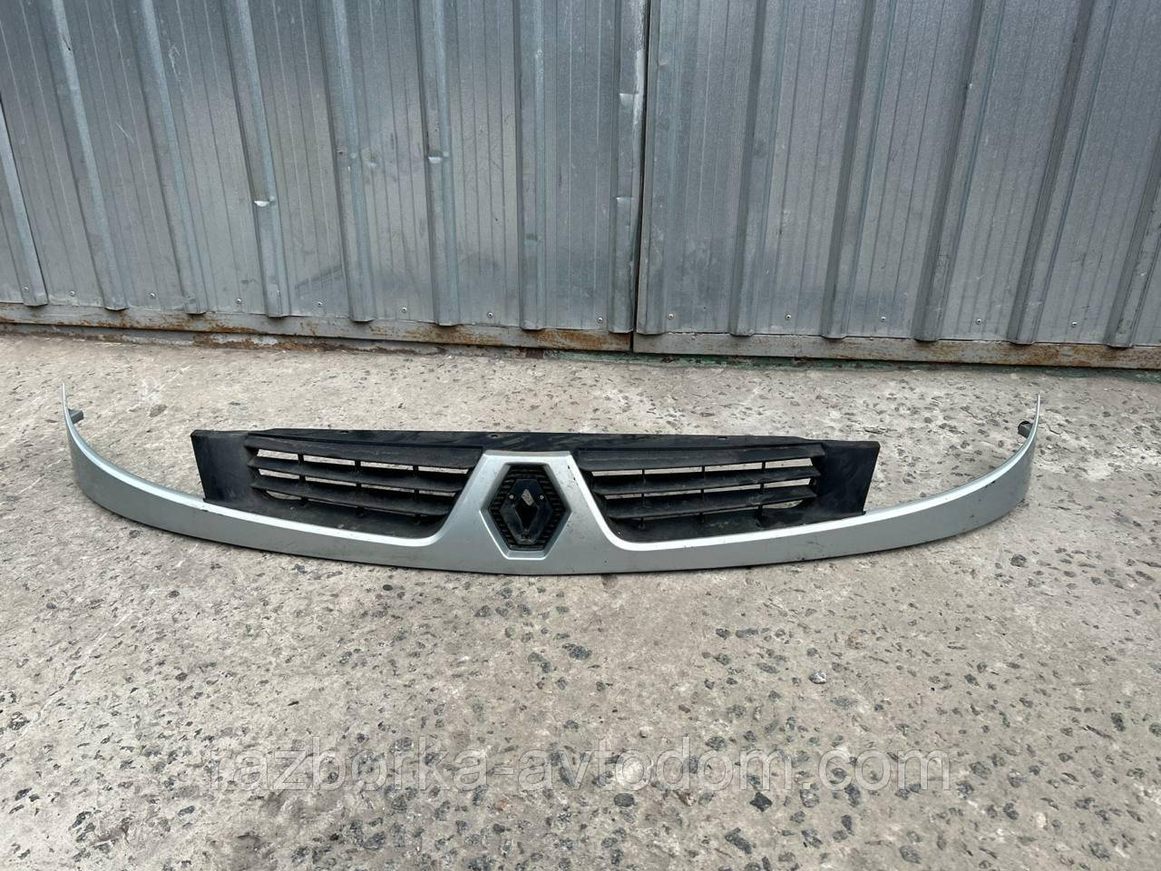 Решітка радіатора Renault Kangoo (2003-2009) OE:8200331208