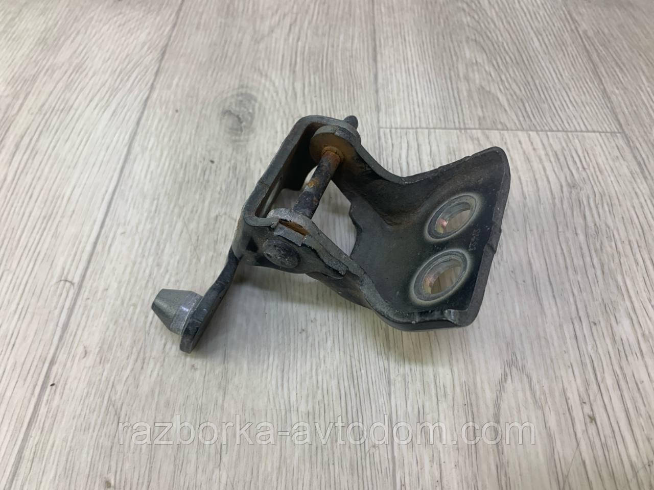 Петля нижні двері передньої лівої PEUGEOT 308 (07-13) OE: 9035X6