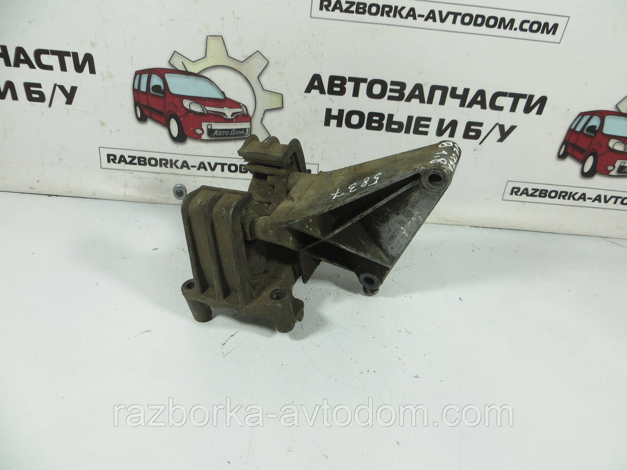 Кронштейн + подушка двигуна OPEL VECTRA B (1995-2003) ОЕ: 90496531