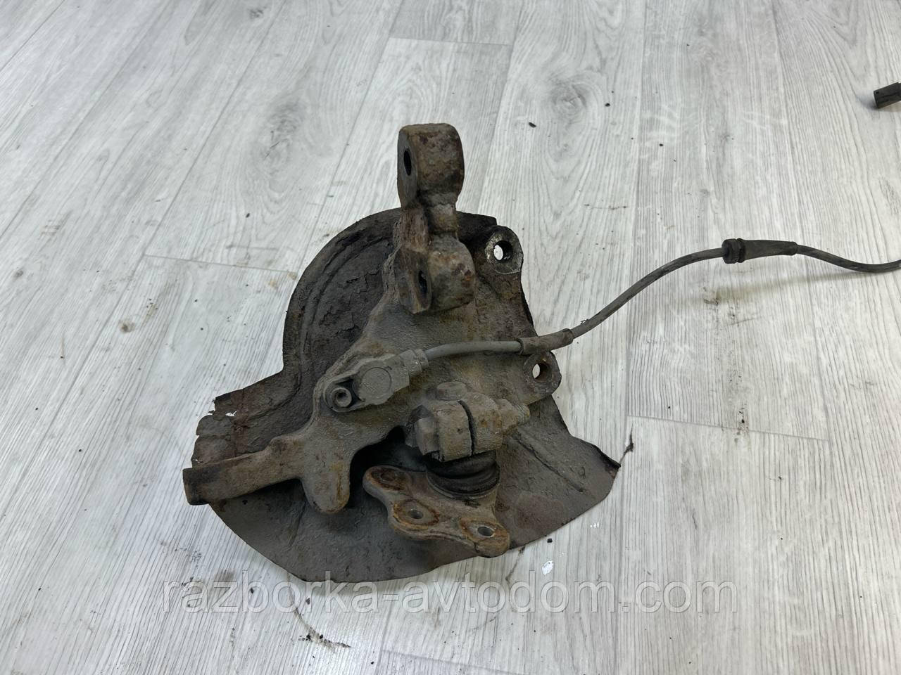 Цапфа, поворотний кулак передній лівий Opel Omega B (93-03) OE:90445666