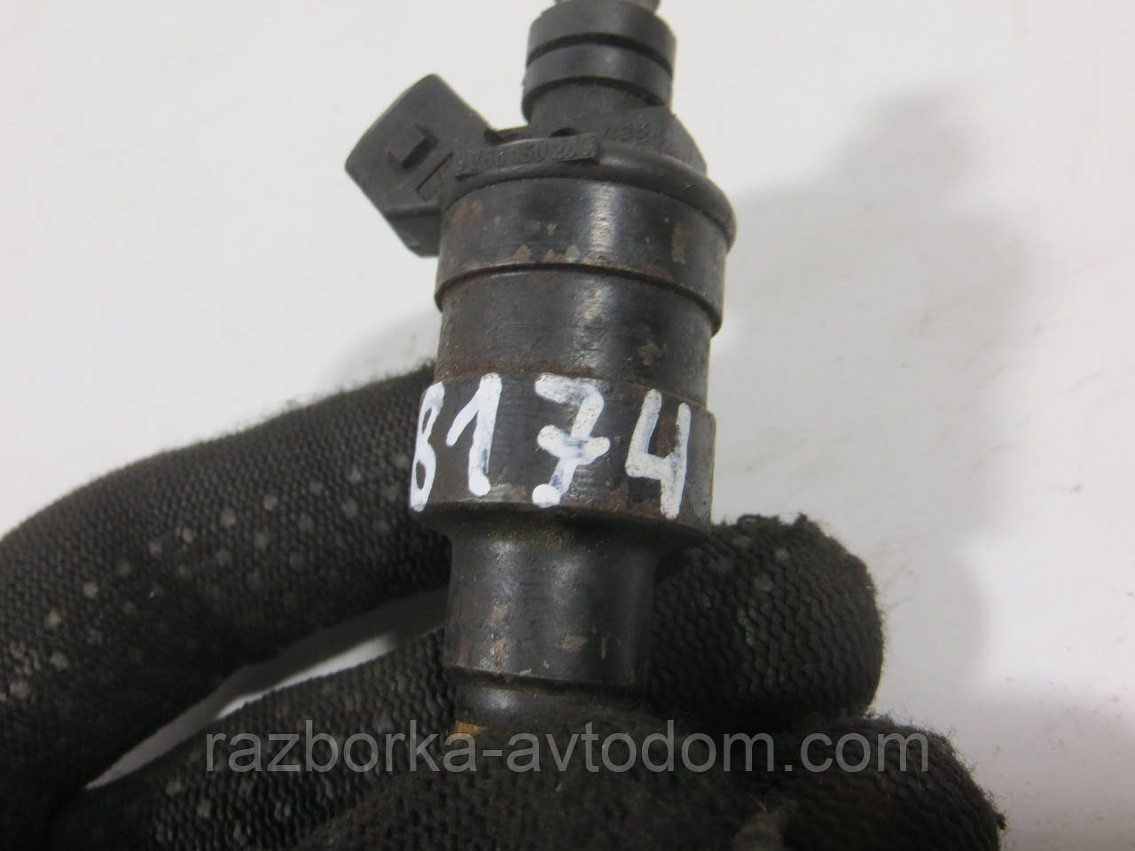 Форсунка бензинова 2.0, 2.3 BMW 3 E30, 5 E28, VOLVO 240, 740, ROVER MONTEGO (1982-1994)