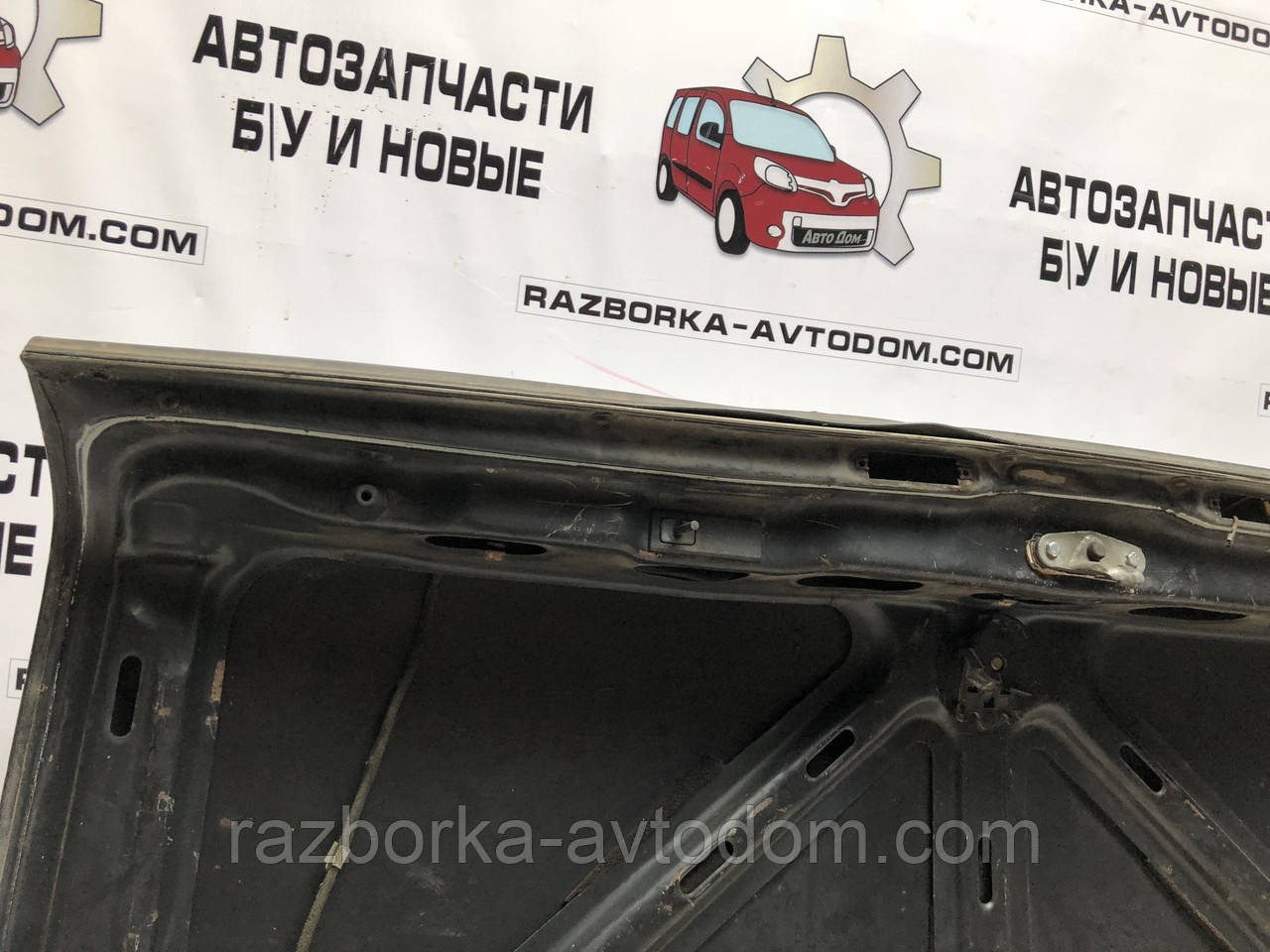Кришка багажника седан Mercedes E-Class W123 (75-85)