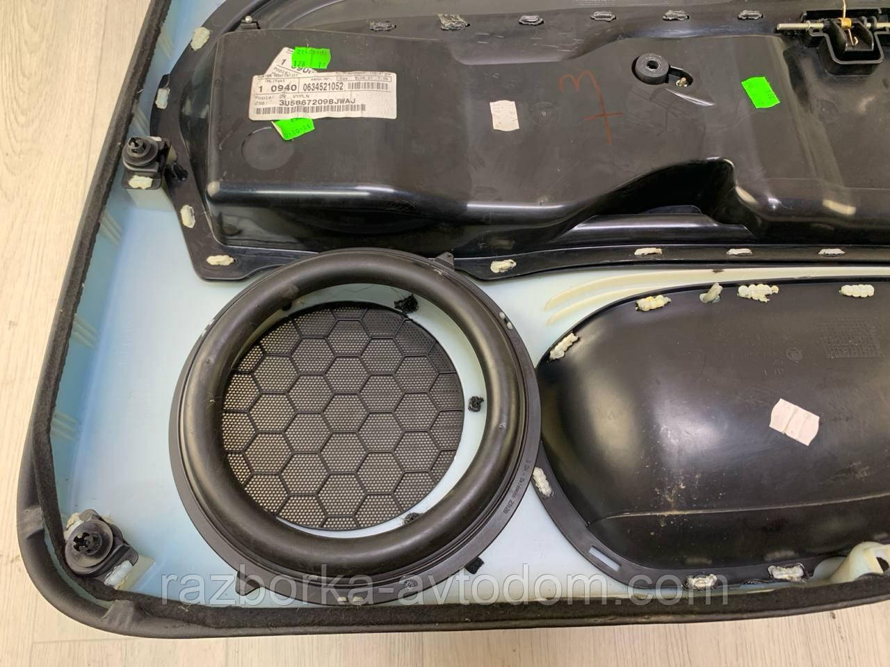 Обшивка (карта) дверей задньої лівої седан Skoda Superb (02-08) OE:3U5867211H