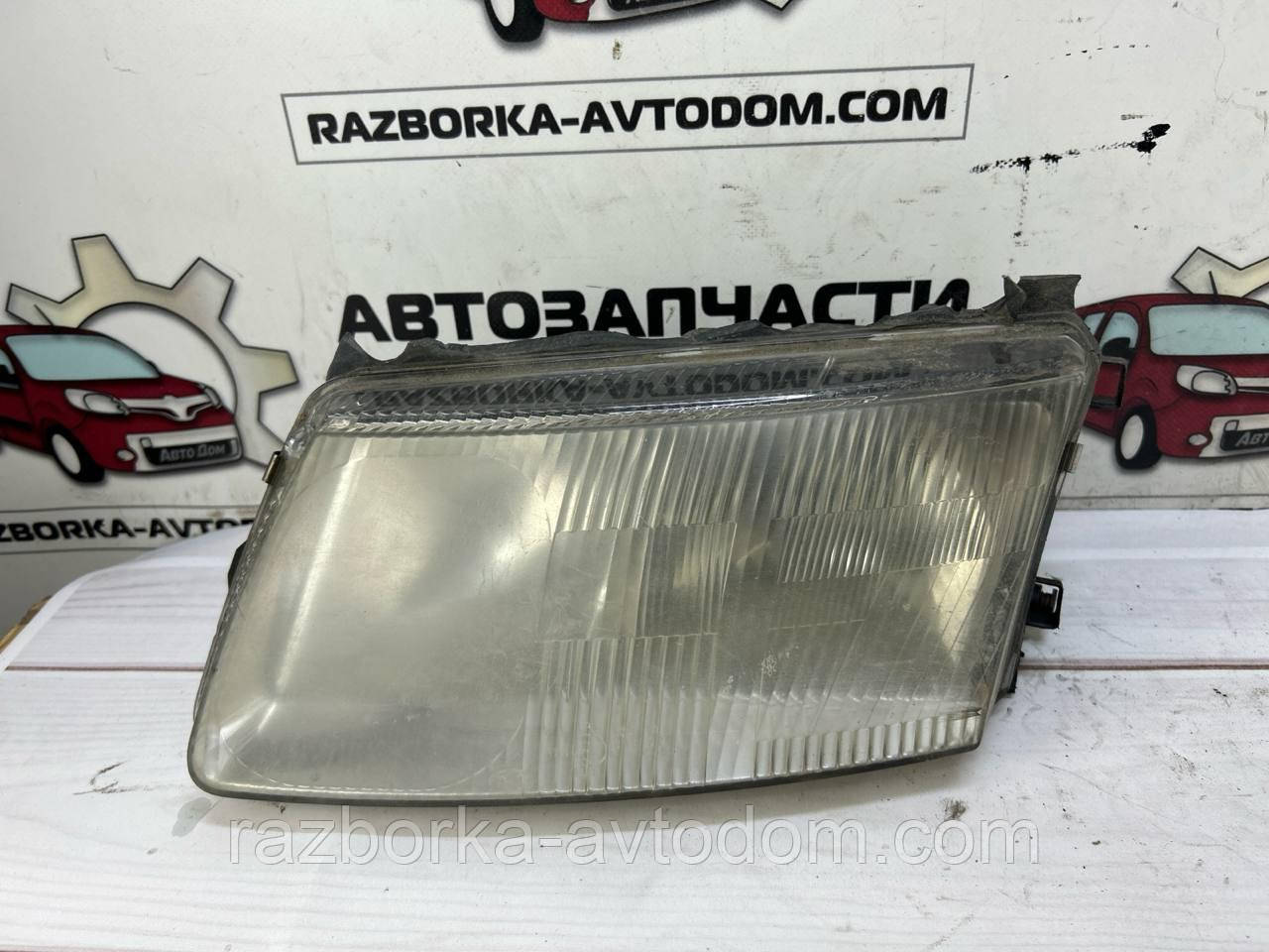 Фара ліва VW Passat B5 (96-00) OE:3B0941017L Дефект