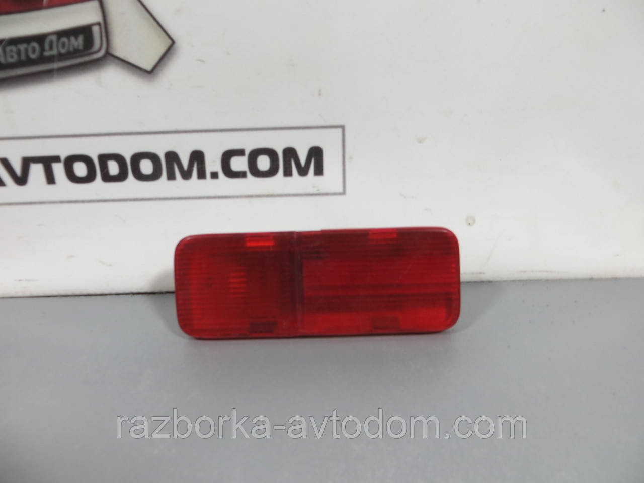 Плафон/ліхтар підсвітки дверцят правої Mazda 626 GD / GV (1987-1997) ОЕ: stanley 025-4057