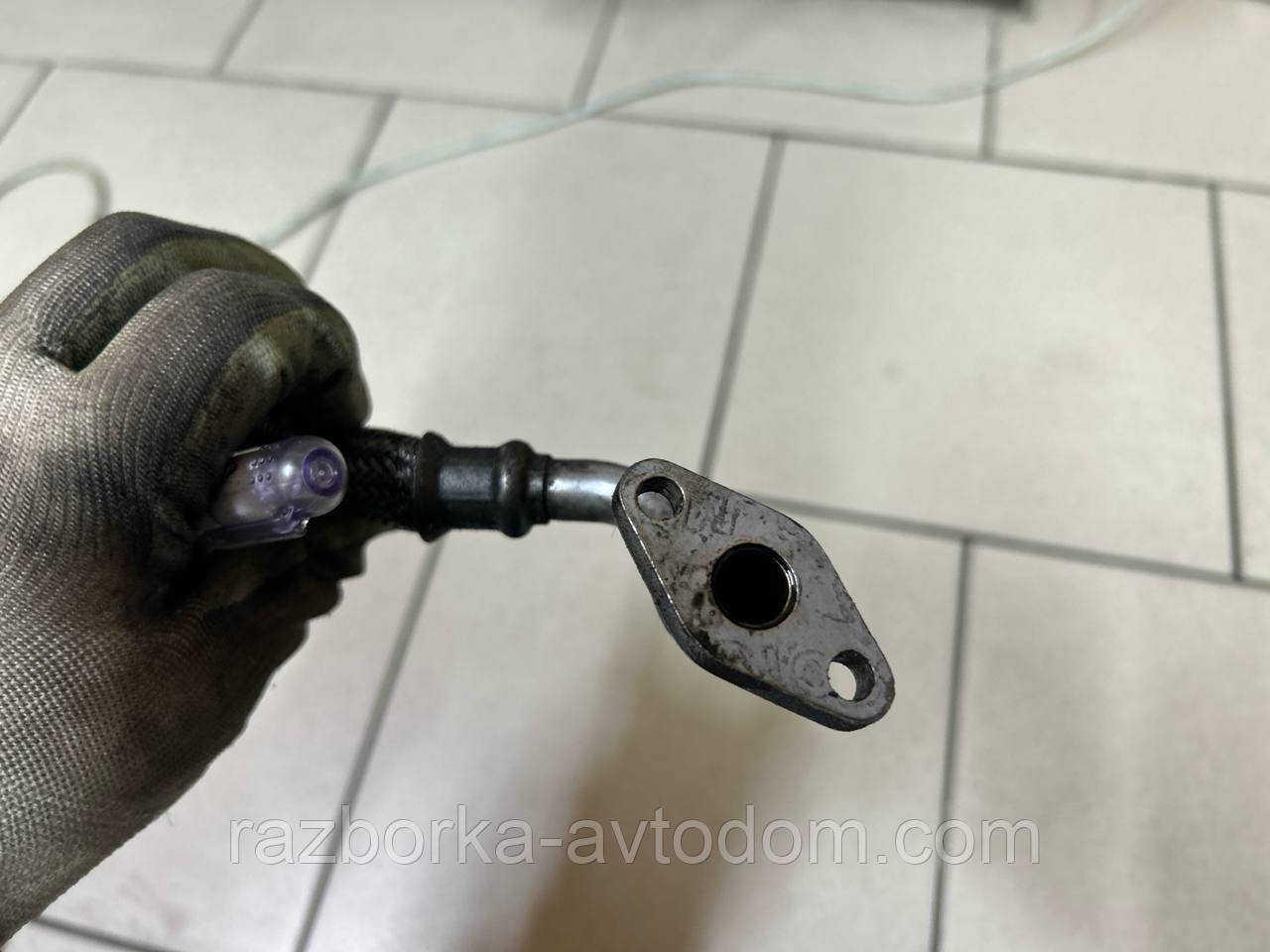 Трубка зливу оливи з турбіни 1.9TDI, 2.0TDI SKODA Superb 1 (02-08), Audi A6 C6, A4 B6, Passat b5, OE:028145736AH фото 2