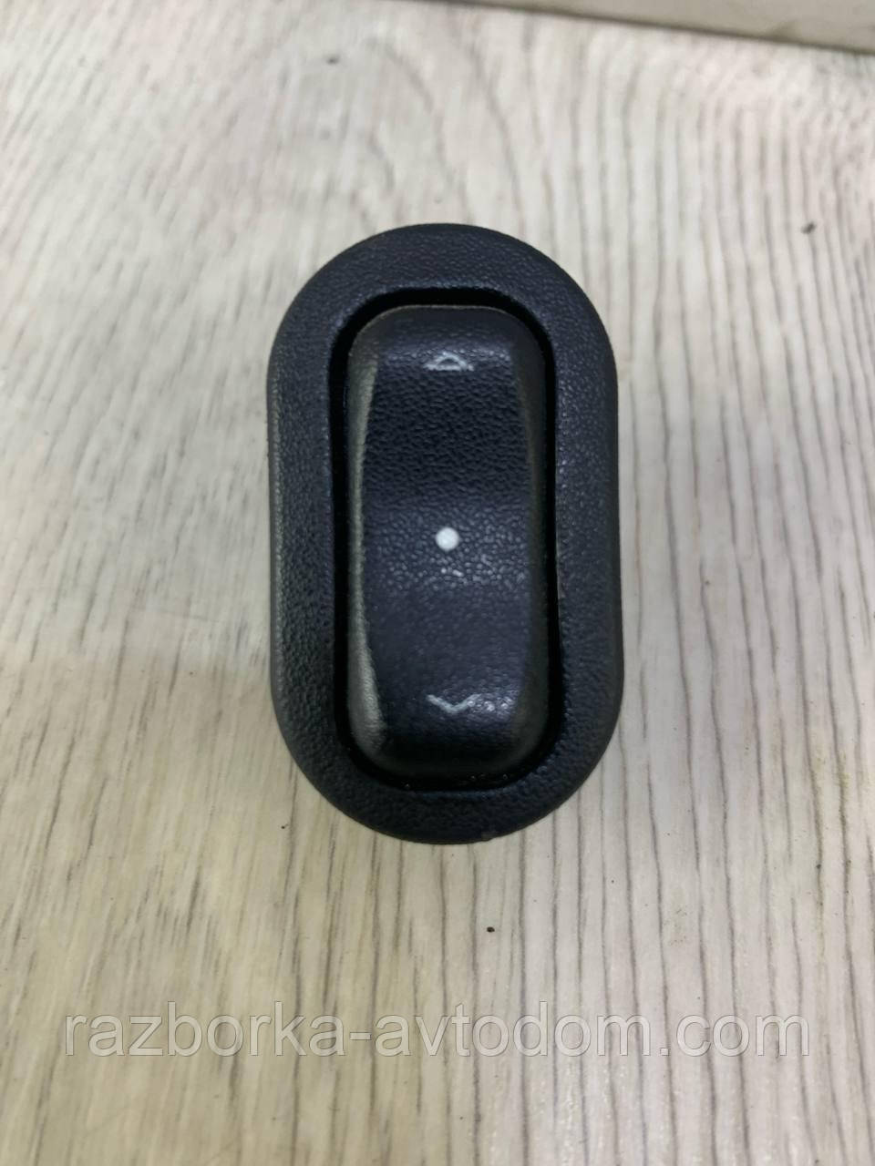Кнопка склопідніка передня права Opel Corsa , Astra G, Zafira А OE:13363100, 90561388