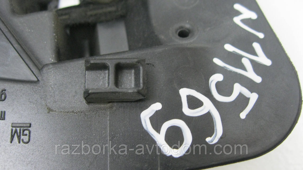 Ручка позанічної задньої правої двері Opel Corsa C (2000-2012) OE:13122257