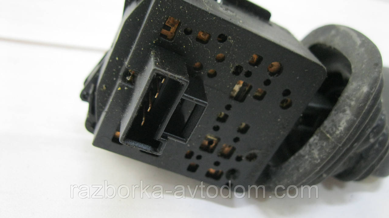 Перемикач підрулевий правий Opel Corsa C (2000-2012) OE:9185417