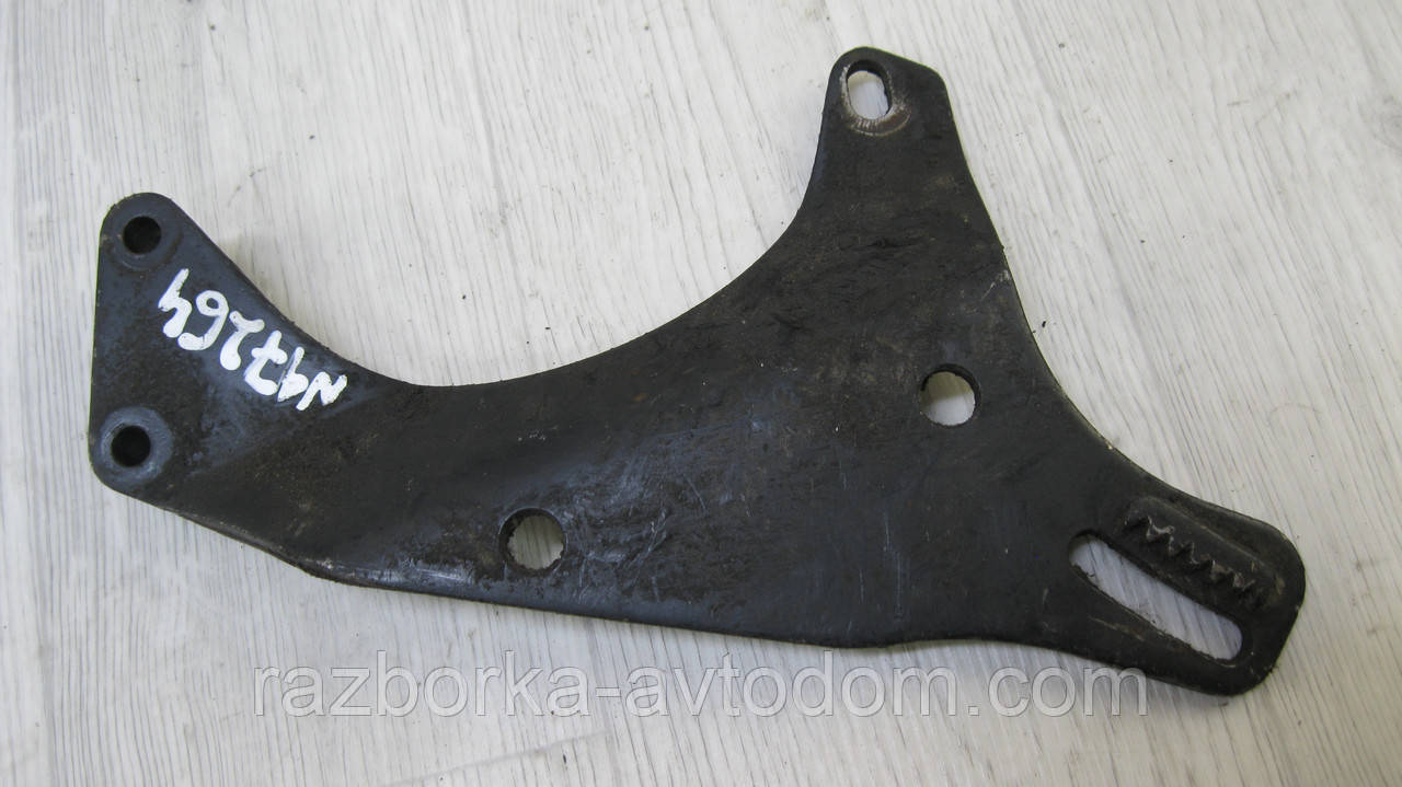 Кронштейн гідропідсилювача ГУР VW Golf 3, Passat B4, Vento, Seat Cordoba OE: 037145544B