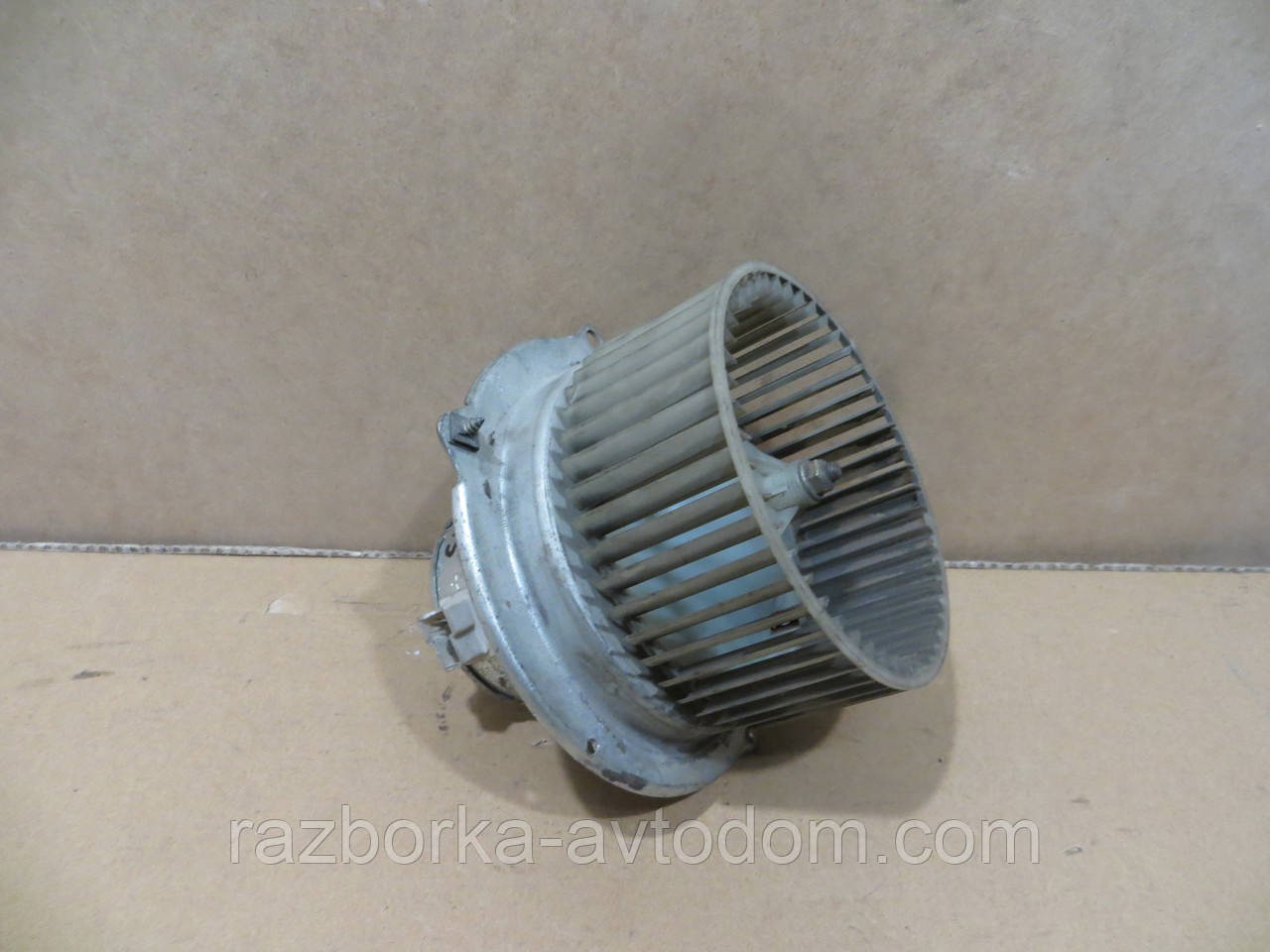 Вентилятор опалювача Saab 900 (78-88) OEM 8605172