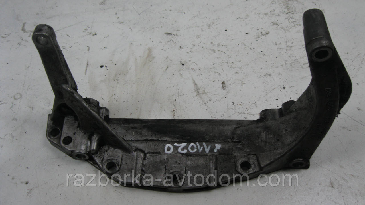 Кронштейн/опора двигуна VW Passat B5 (1997-2000) OE:050199307 фото 2