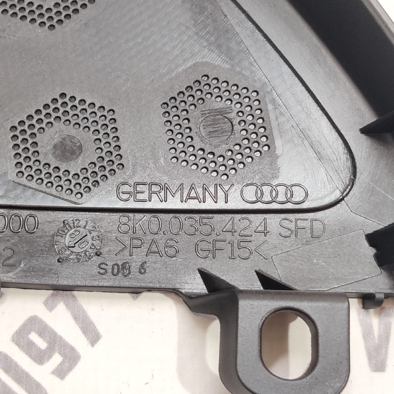 Накладка салону права Audi A4 B8 (07-15) 2.0D