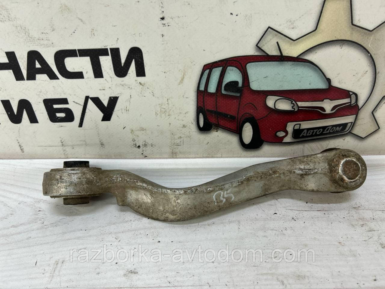 Важіль Передній правий верхній ззаду VW Passat B5 (96-05) OE: 8d0407510g