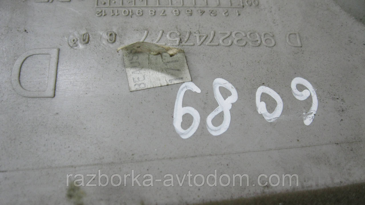 Накладка багажника права Peugeot 307 (2001-2008) ОЕ:9632747577