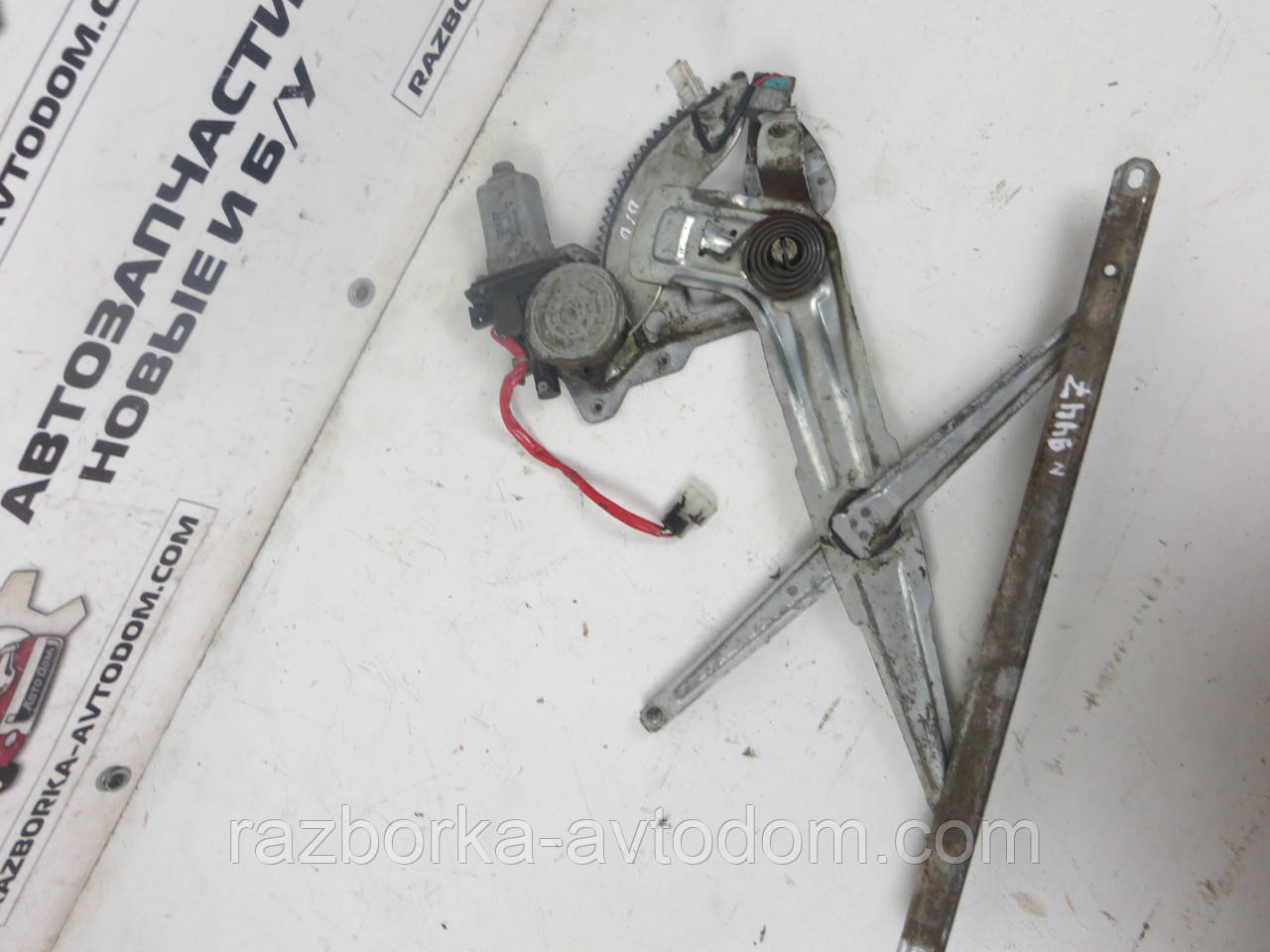 Склопідіймач передній правовий електро Mitsubishi Pajero Sport 1 (1997-2009) OE:MR970606