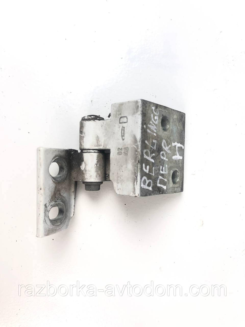 Петля дверей передня права нижня Citroen Berlingo (02-09) OE: 9035 99