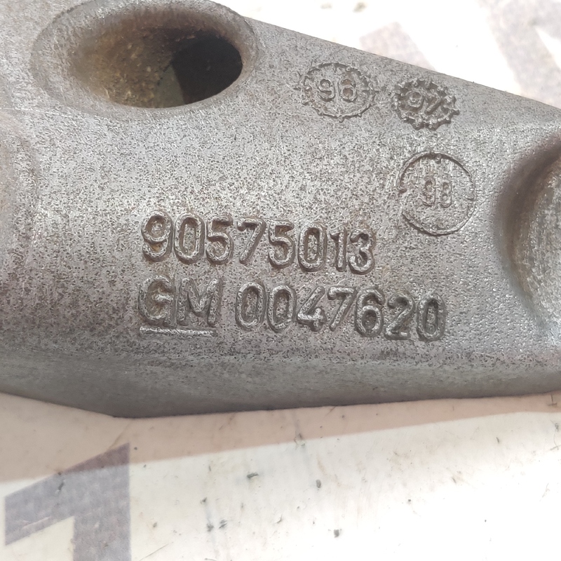 Кронштейн двигуна Opel Astra G